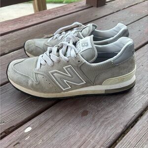 New Balance 995 Men's Gray and White Sneakers